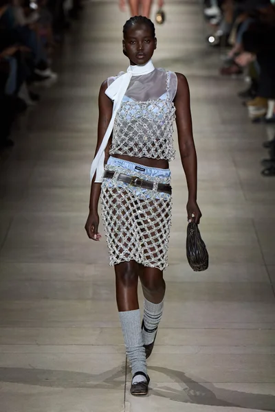 Look 24